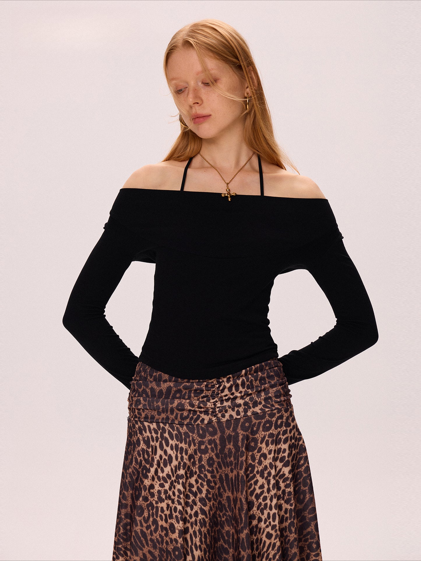 Blue and black neck swing collar T-shirts
