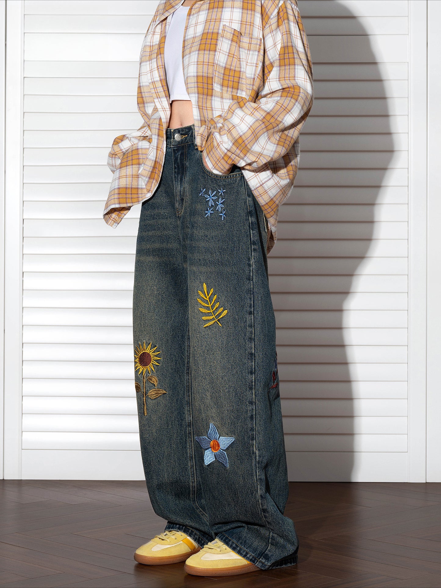 Women's embroidered straight jeans loose high waist tight wide leg pants