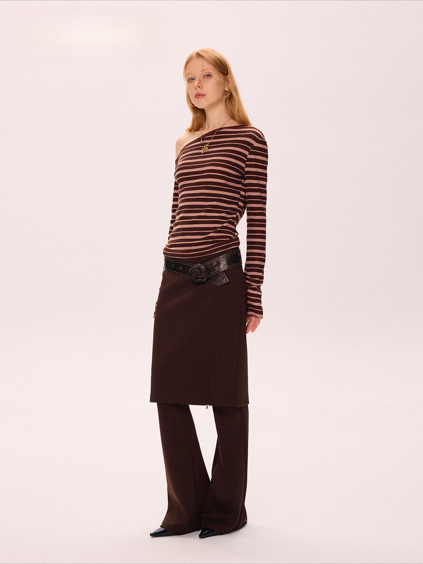 Coffee vermicelli pattern slanted shoulder T-shirt knitted sweater