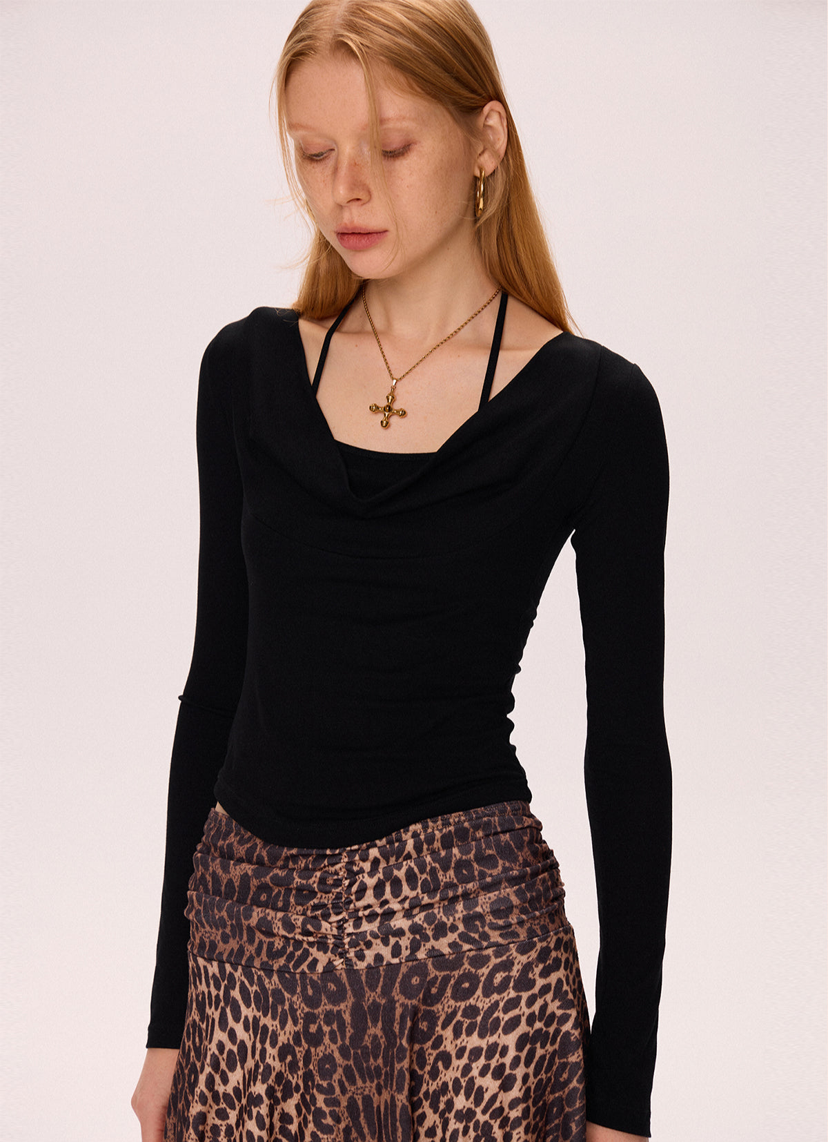 Blue and black neck swing collar T-shirts